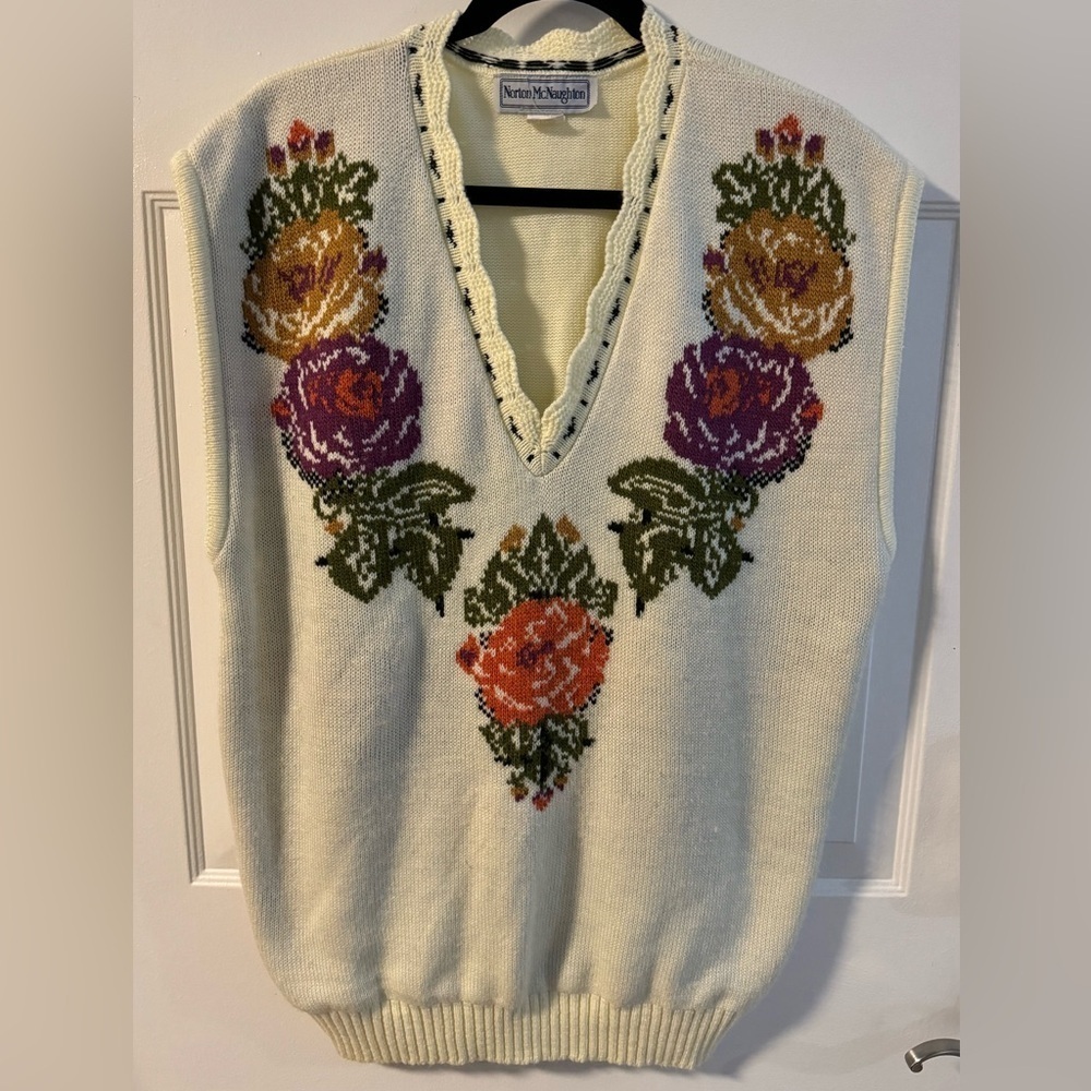 VTG Norton McNaughton Floral Embroidered Sweater Vest 80s Grannycore Teachercore